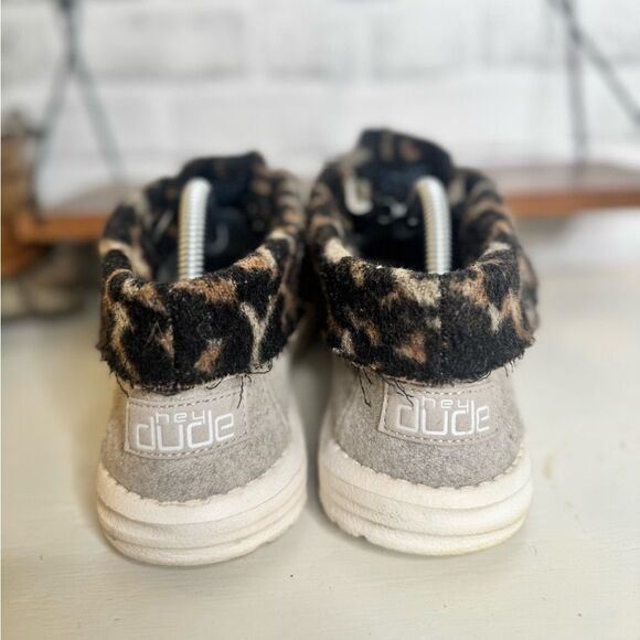 Hey Dude Womens Size 9 Britt Cream Cheetah Lace Up Shoes - Picture 4 of 8